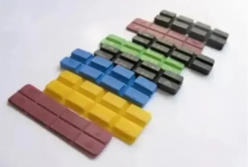 CALZO PLASTICO 24 X 5 MM CELES