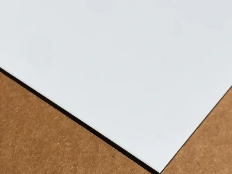 H104 / AA656 BLANCA
